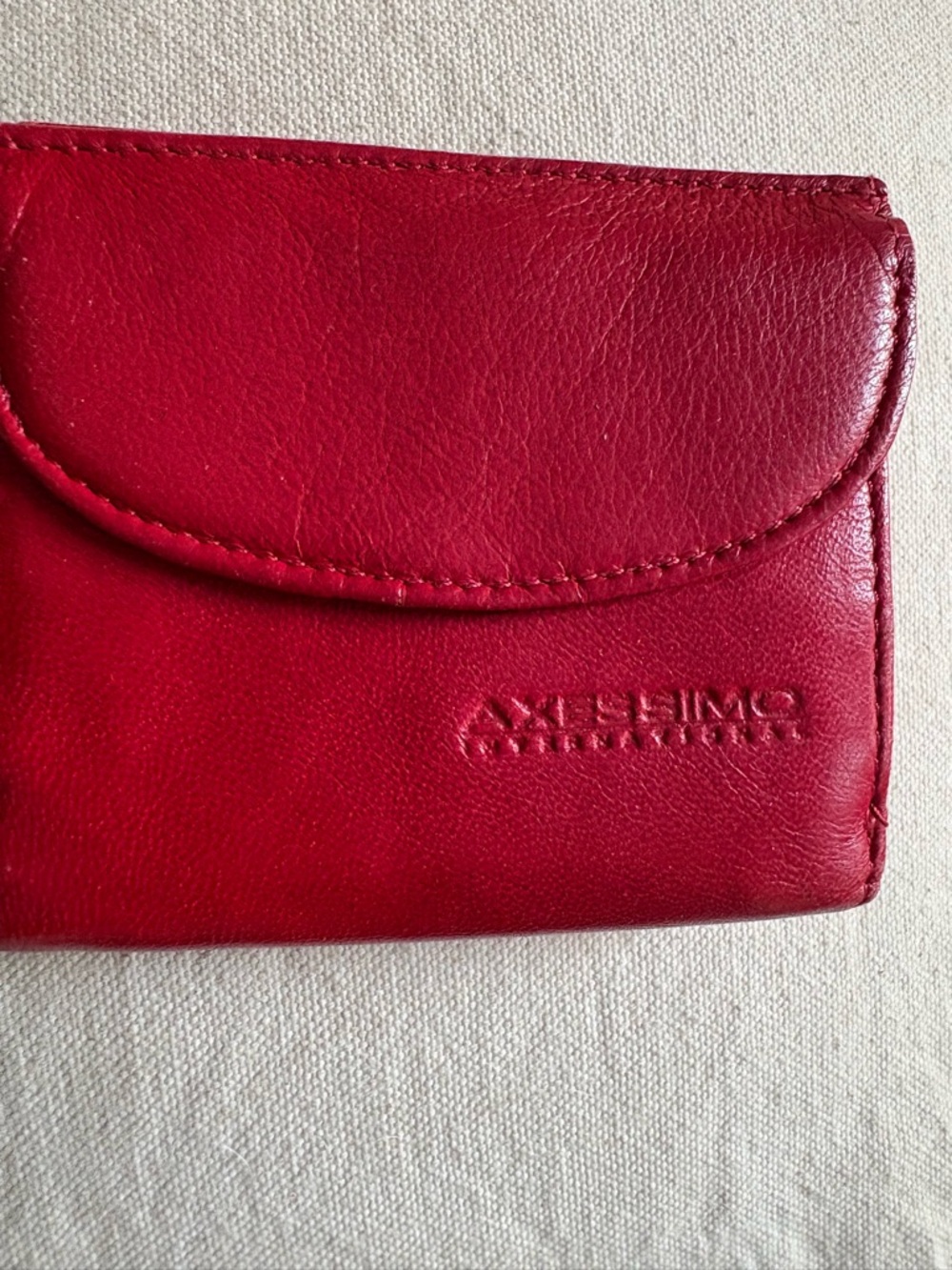 Axessimo Red Leather Compact Wallet - Picture 4 of 8